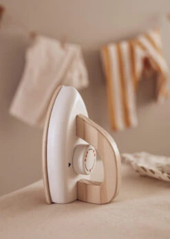 Kids Concept Strijkplank En Strijkijzer 3 Jr+ 10 Kids Concept Strijkplank En Strijkijzer 3 Jr+ -Janob Verkoop KidsConceptstrijkplankenstrijkijzer1000557d